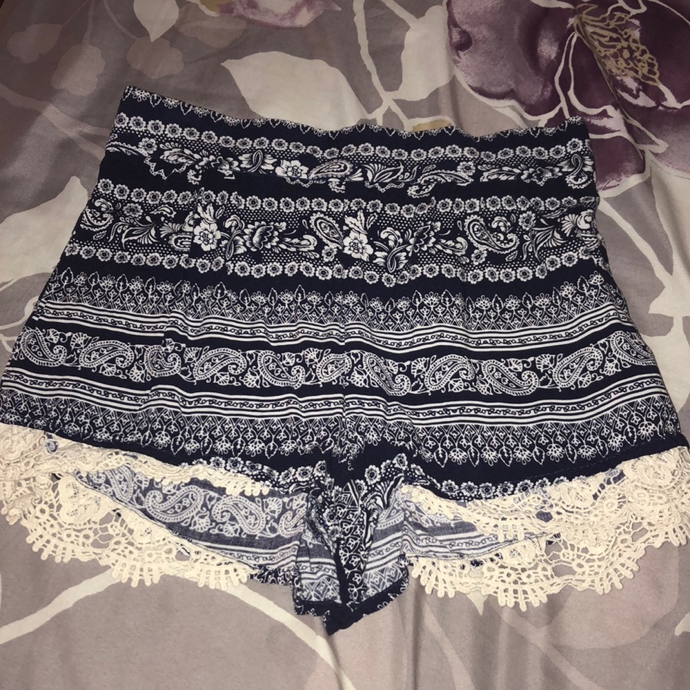 Loose fitting patterned shorts